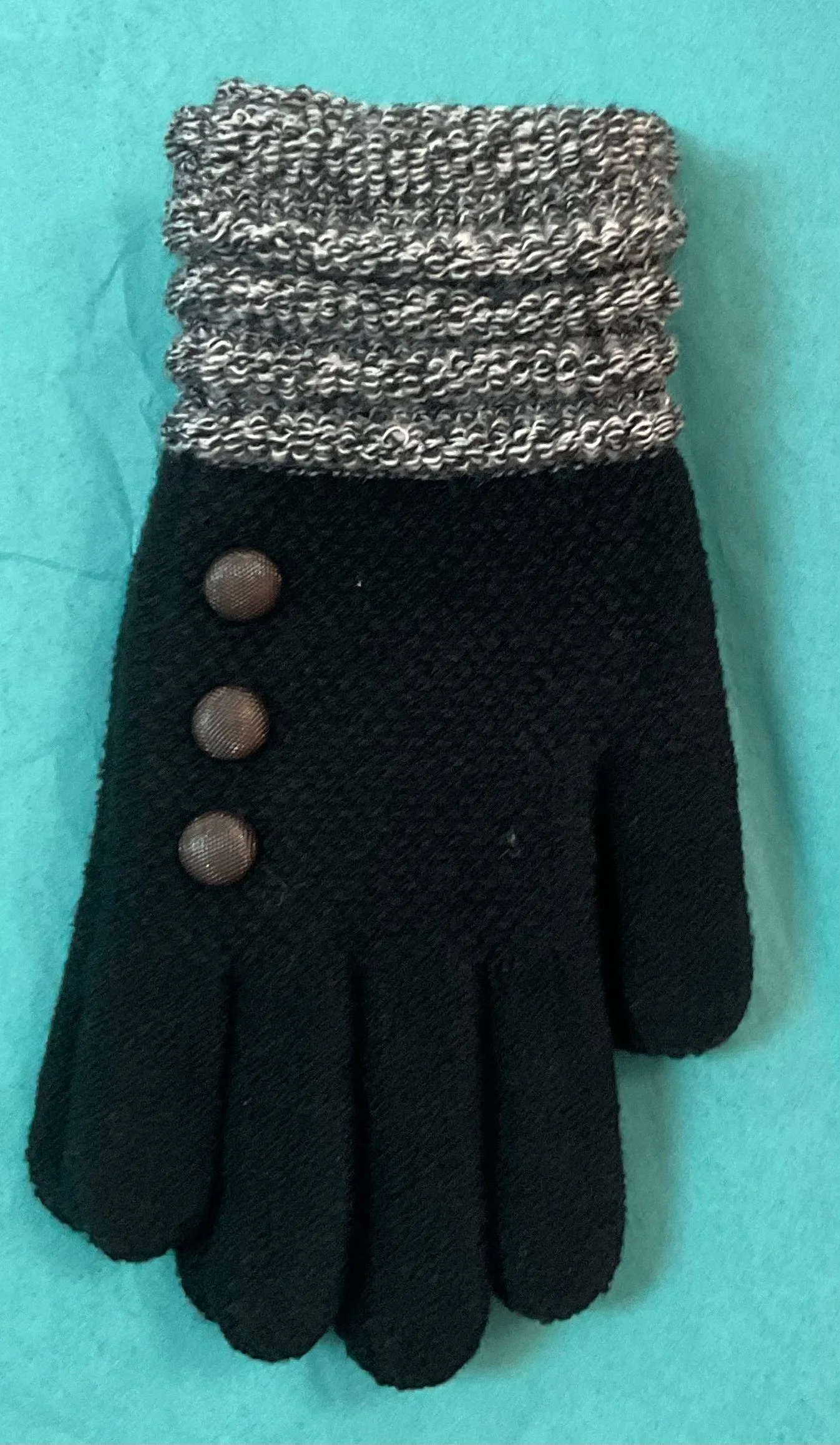Britt’s Knits Button Gloves