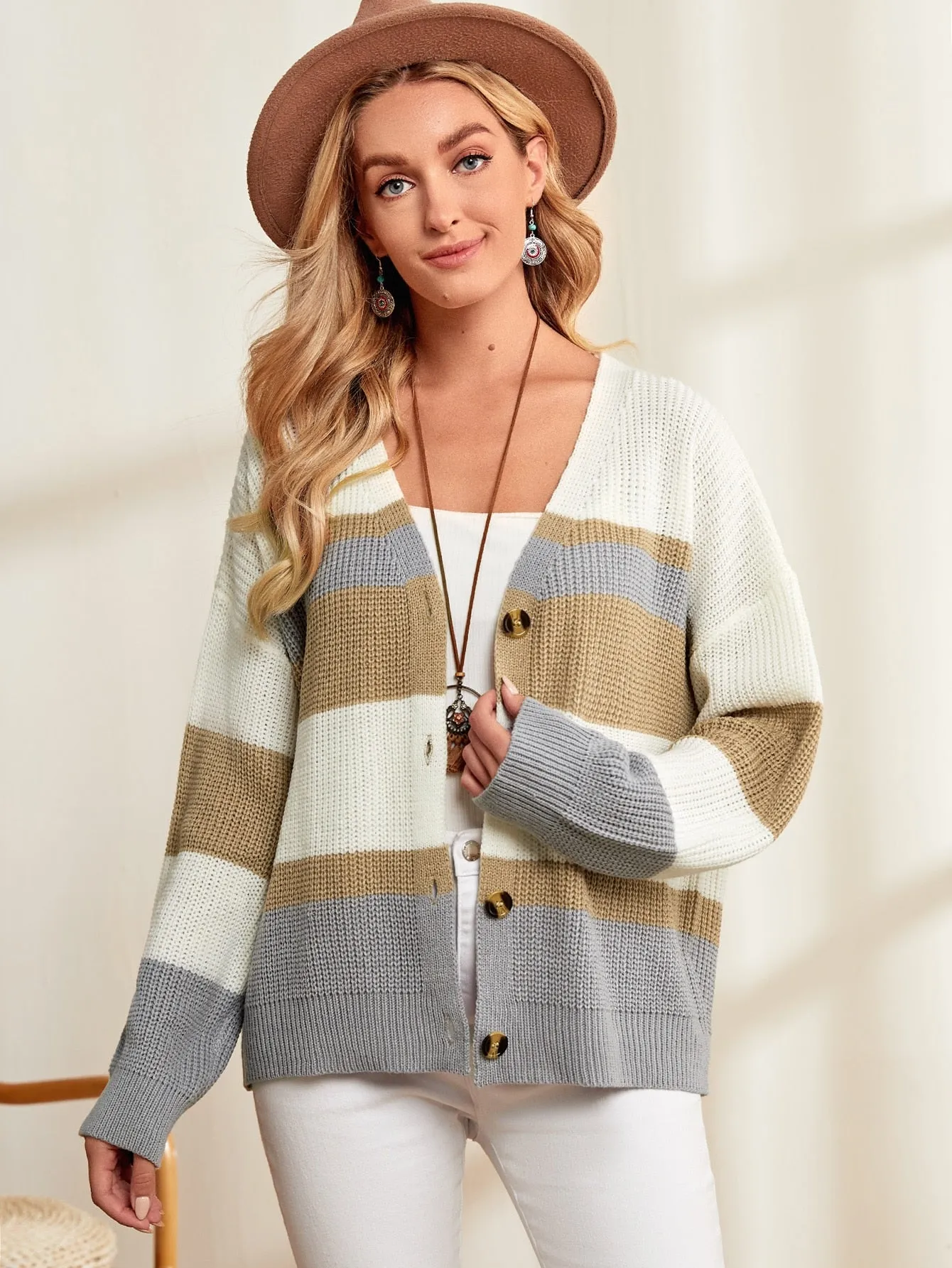 Casual Colorblock Button Front Long Sleeve Round Neck Regular Women Cardigan