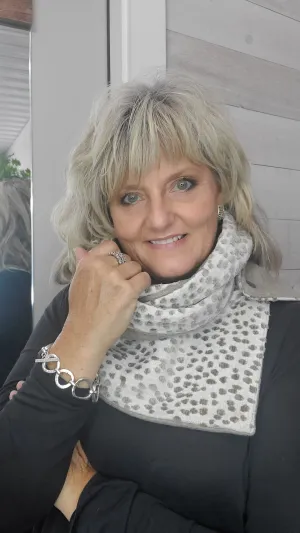 Cozy Spots Fine Decorator Fabric Art Scarf