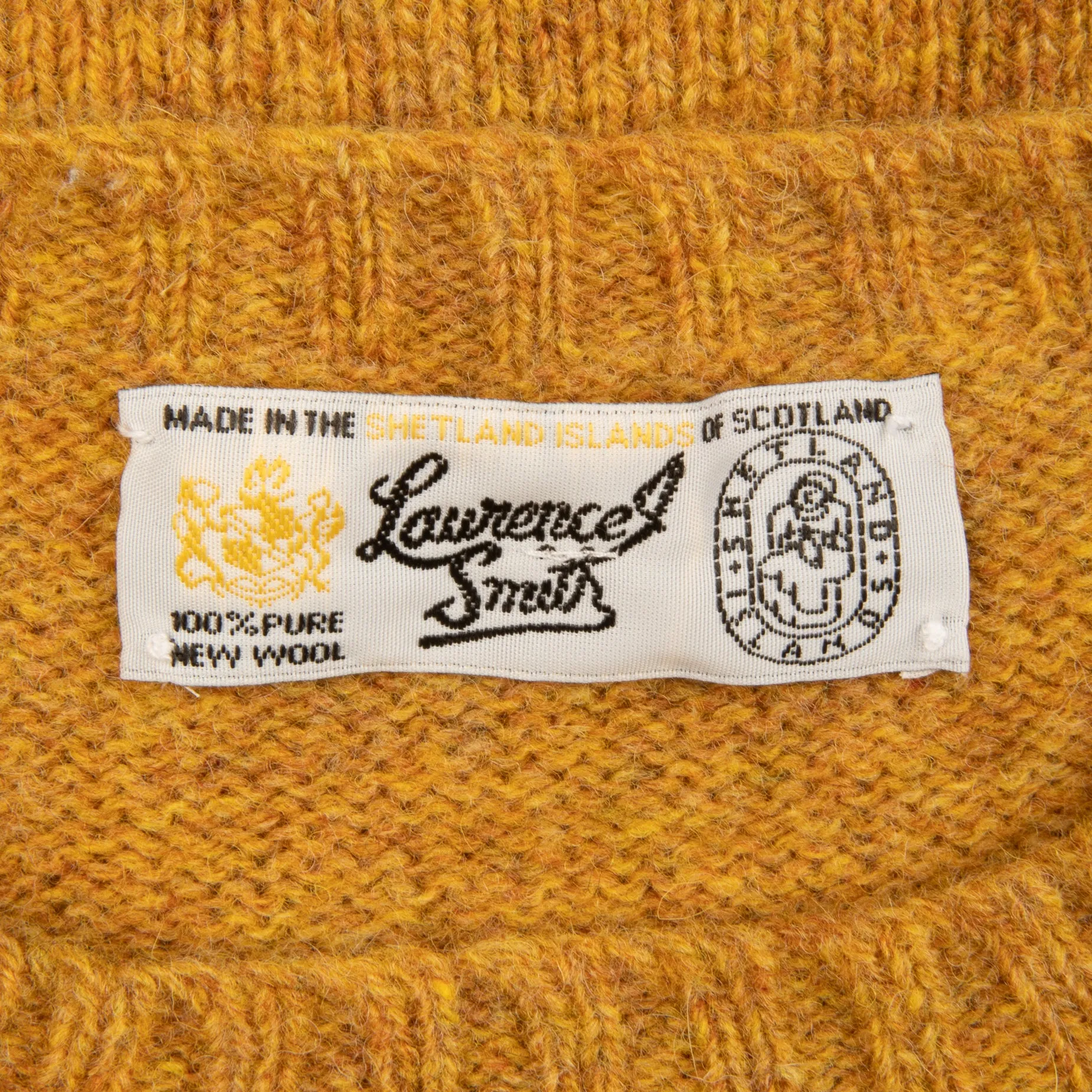Laurence J. Smith Super soft Seamless Crew Neck Pullover Cummin