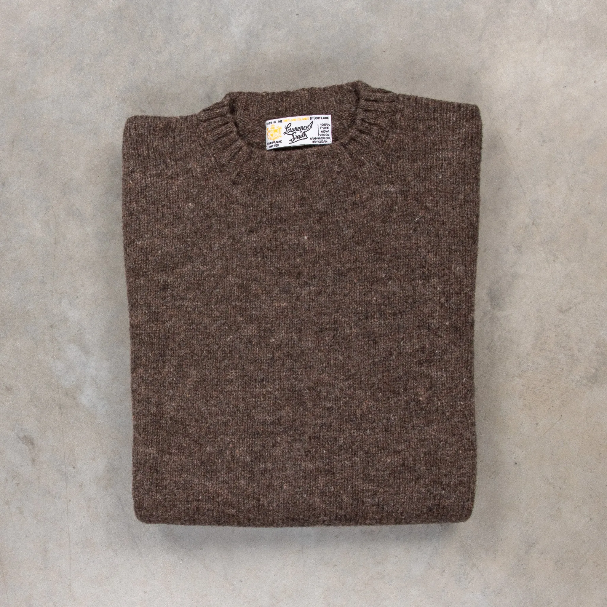 Laurence J. Smith  Super soft Seamless Crew Neck Pullover Elephant