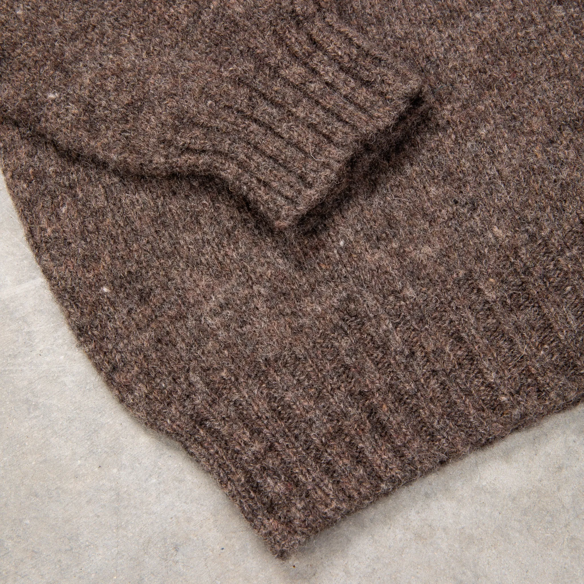 Laurence J. Smith  Super soft Seamless Crew Neck Pullover Elephant