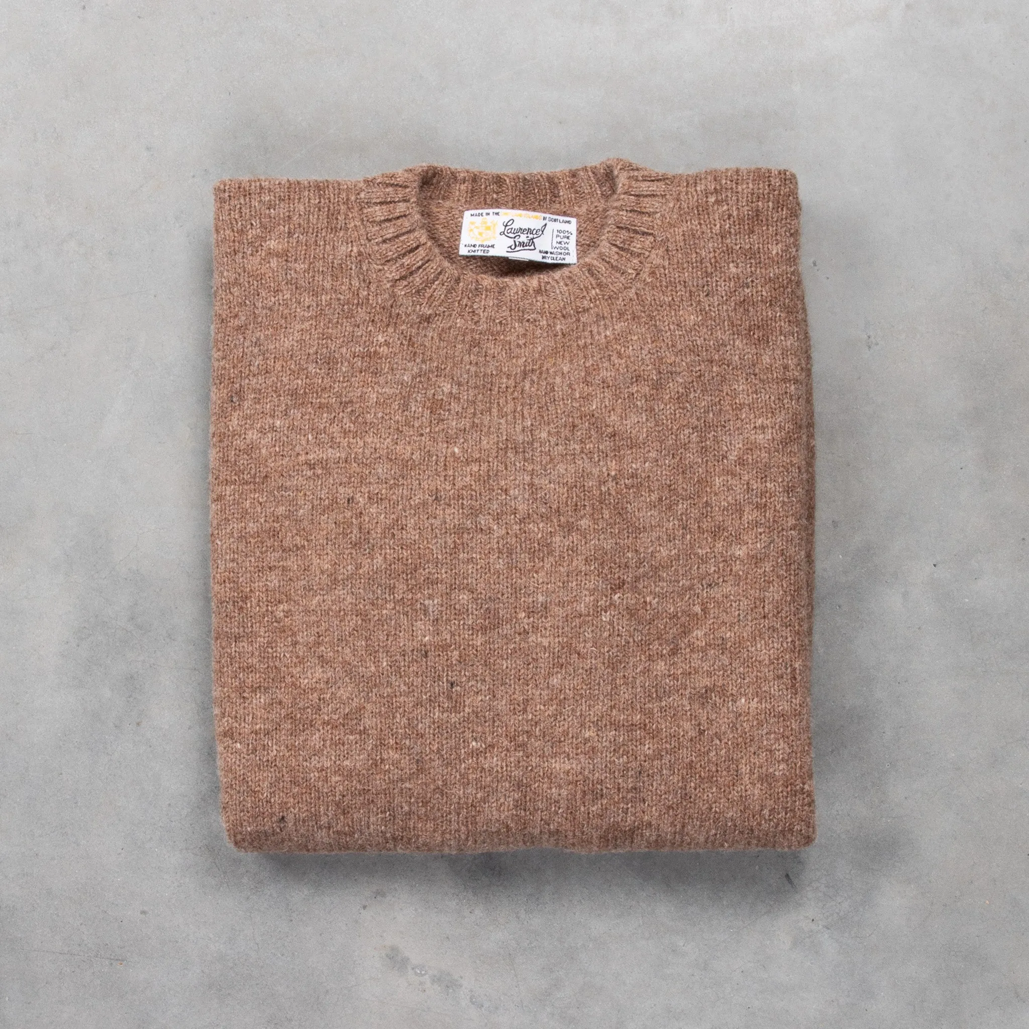 Laurence J. Smith  Super soft Seamless Crew Neck Pullover Nutmeg