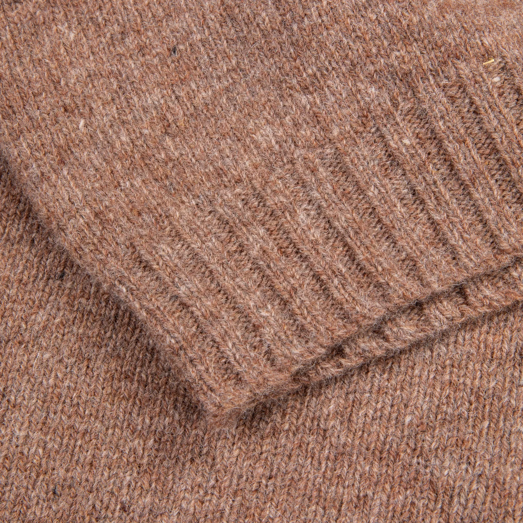 Laurence J. Smith  Super soft Seamless Crew Neck Pullover Nutmeg