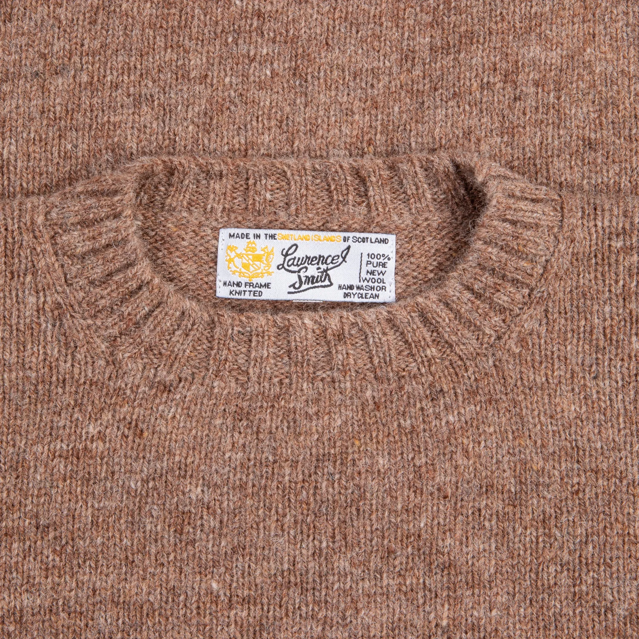 Laurence J. Smith  Super soft Seamless Crew Neck Pullover Nutmeg
