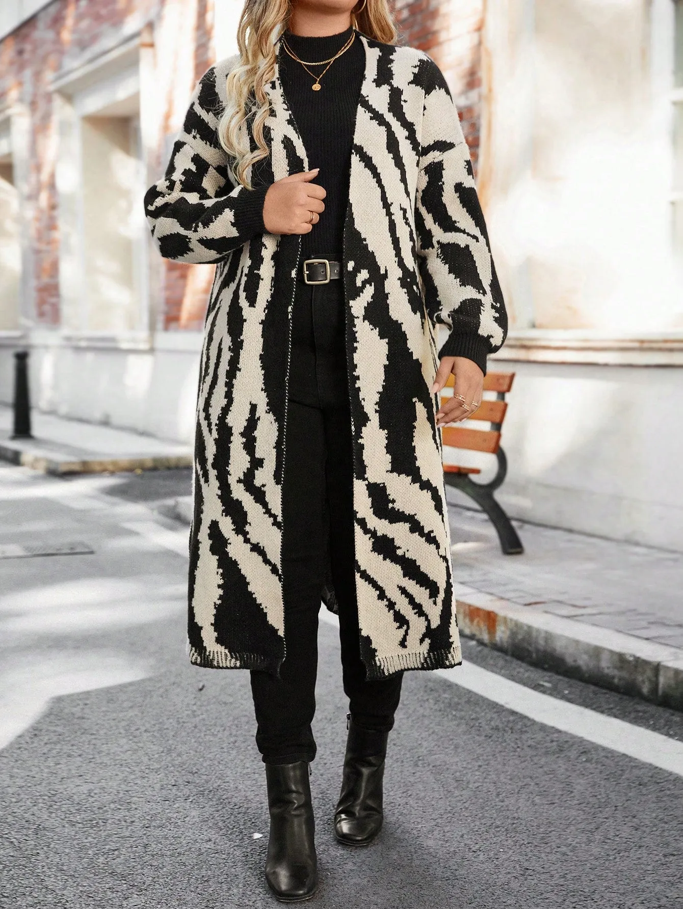 Plus Size Women's Zebra Stripe Lantern Sleeve Cardigan