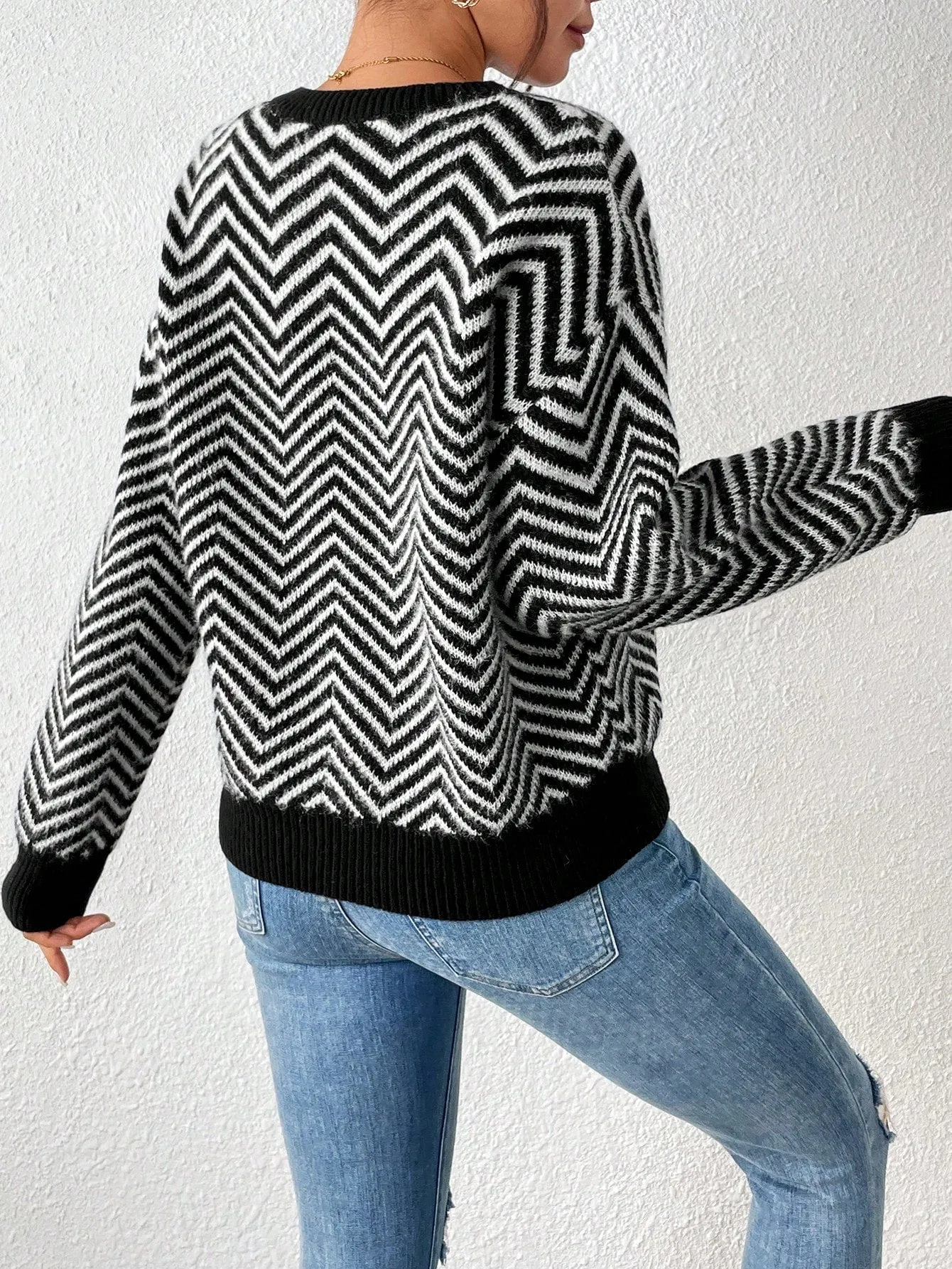 SHEIN Essnce Round Neck Wave Texture Knitted Sweater